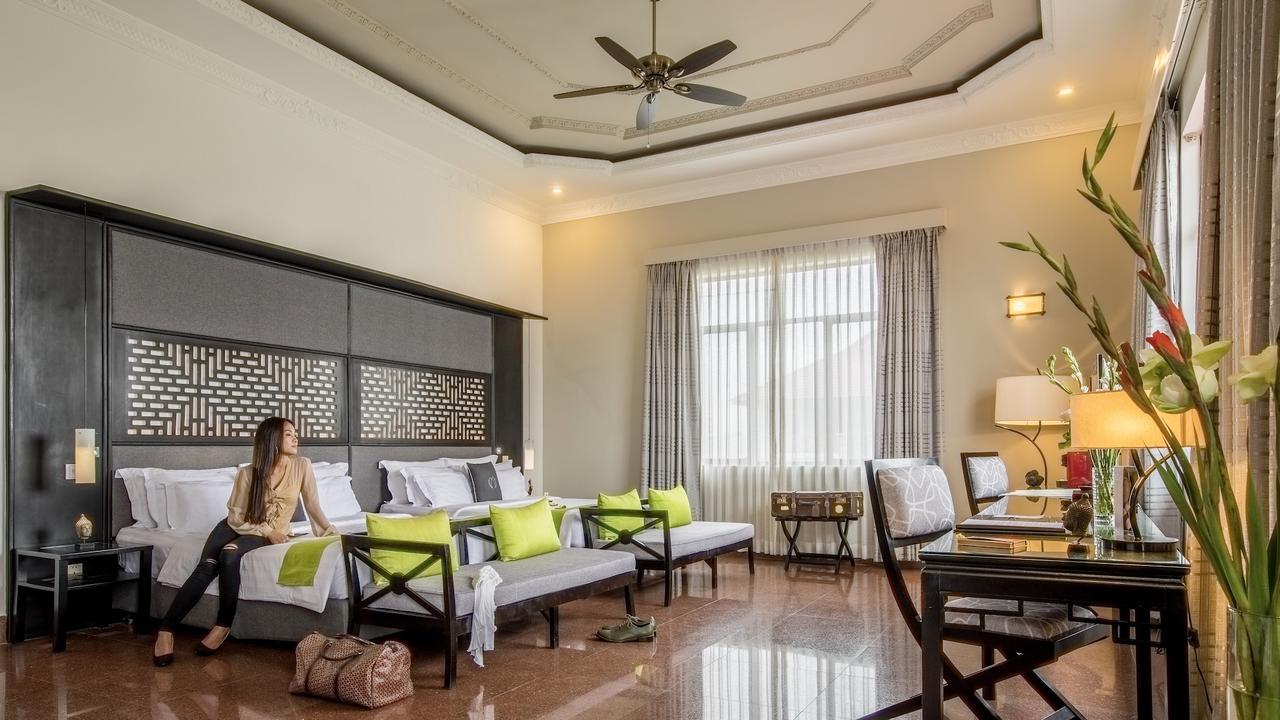 WM Suite Twin beds